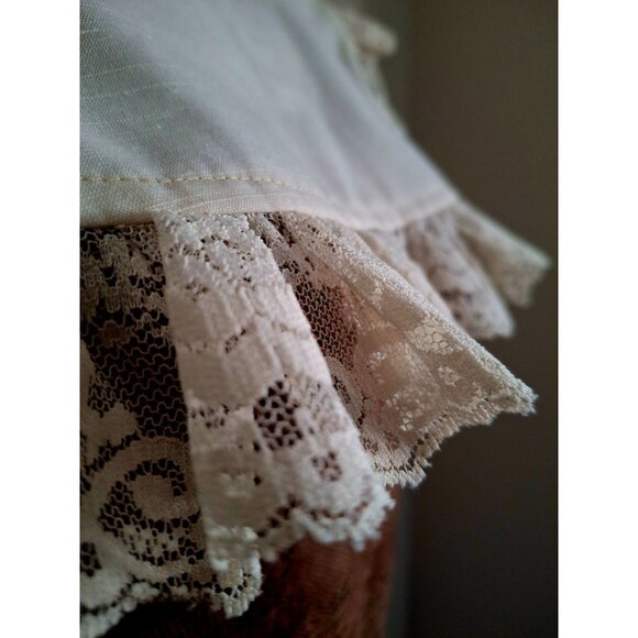 Vintage White Lace Ruffle Detachable Collar With Button Closure - Picture 3 of 9